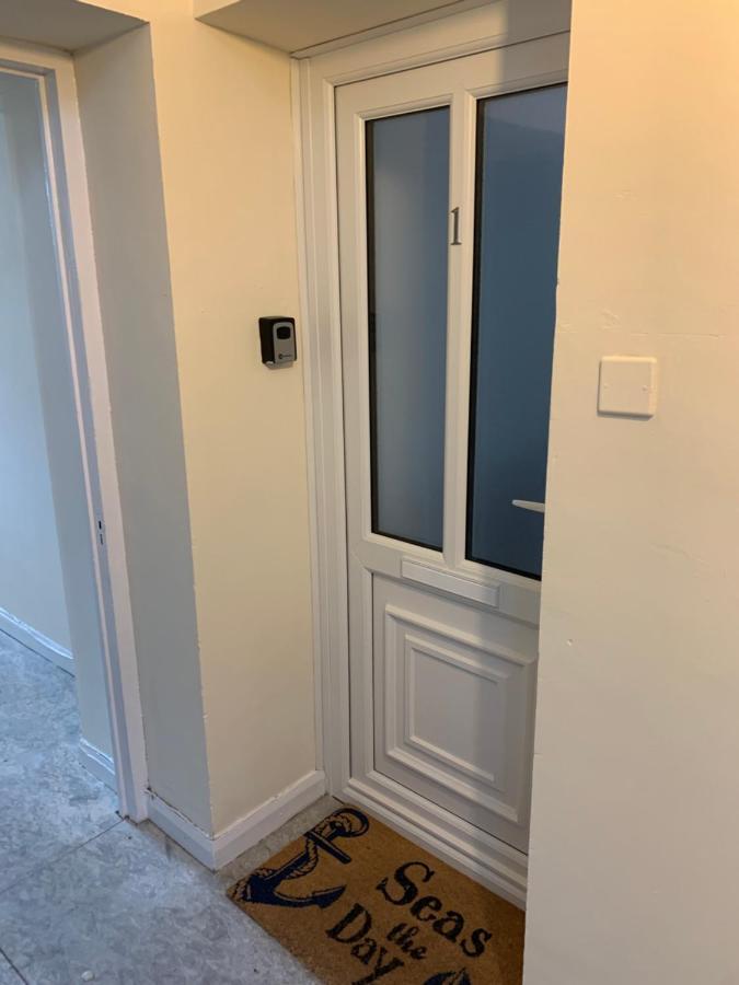 Historic Picturesque Apartment פמברוק מראה חיצוני תמונה